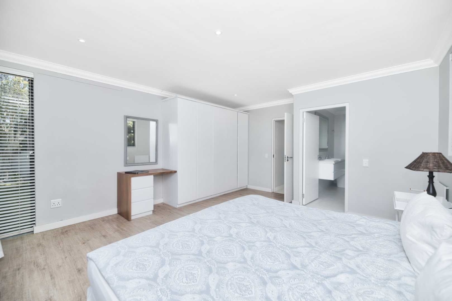 4 Bedroom Property for Sale in Fernkloof Estate Western Cape